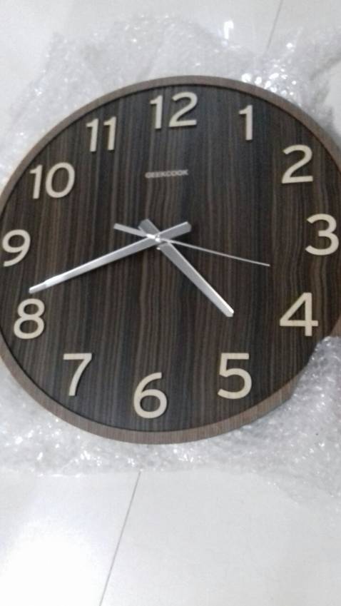 - thứ nhất: theo quảng cáo là dày 4cm nhưng thật sự chưa tới 1cm
- thứ hai: trên hình là hình ảnh nguyên khối nhưng có vết ghép
- thứ ba: hình dạng kim khác hoàn toàn.
tóm lại là không như quảng cáo. Bây giờ nếu tôi trả lại thì bao lâu mới lấy lại được tiền. Thất vọng quá!