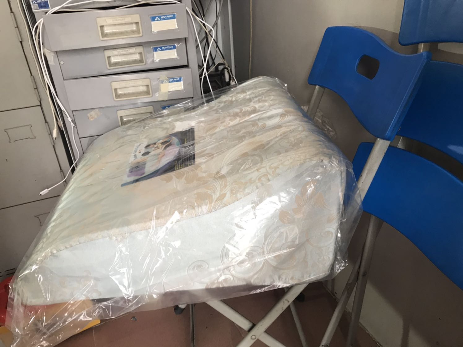 Mình rất ưng ý với sản phẩm nhận được, êm ái và thoải mái cho đôi chân trong khi ngủ. Cải thiện rõ rệt tình trạng giãn tĩnh mạch của mình!