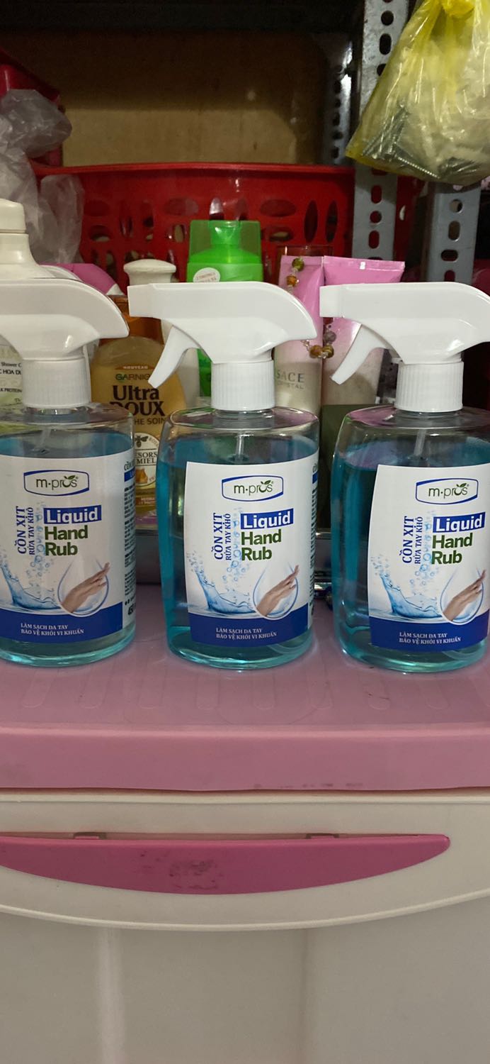 Sản phẩm nhỏ gọn dễ đem theo bên người, có thể xịt khử trùng bất cứ lúc nào, mùi thơn dễ chịu. Rất hài lòng