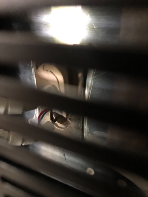 (*) Đánh giá không tính điểm
Hàng vận chuyển bị bễ vỡ linh kiện bên trong, shop đổi sản phẩm khác giúp