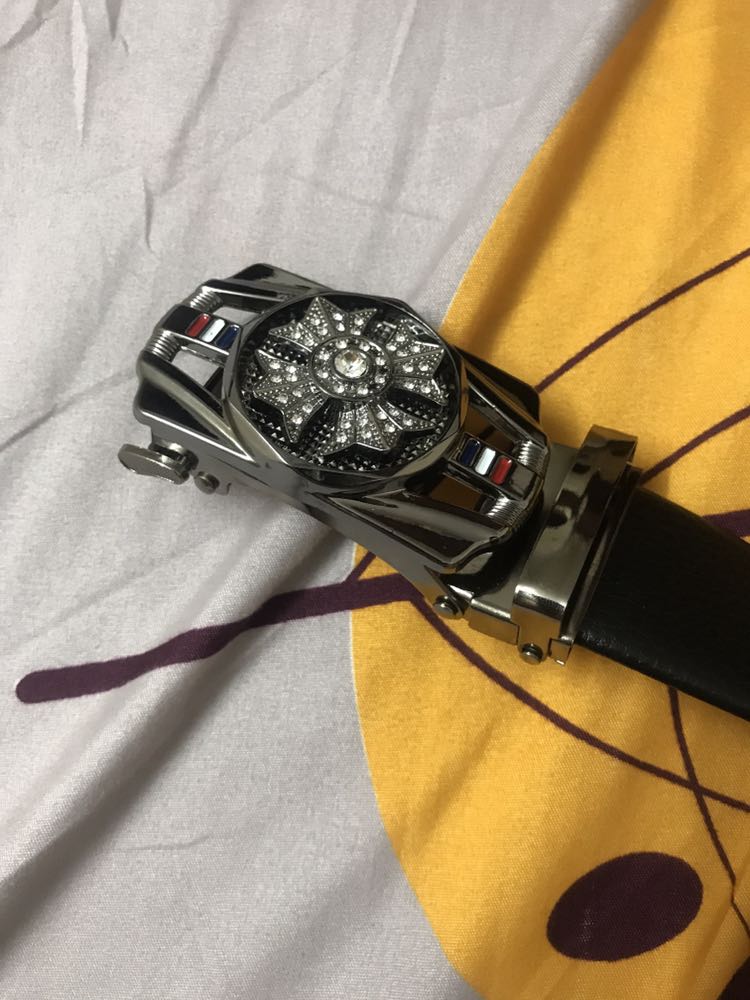 Thắt lưng rất đẹp. Chất lượng da cũng khá là ok. Với tầm giá này thì sản phẩm xứng đang 5 sao cho chất lượng