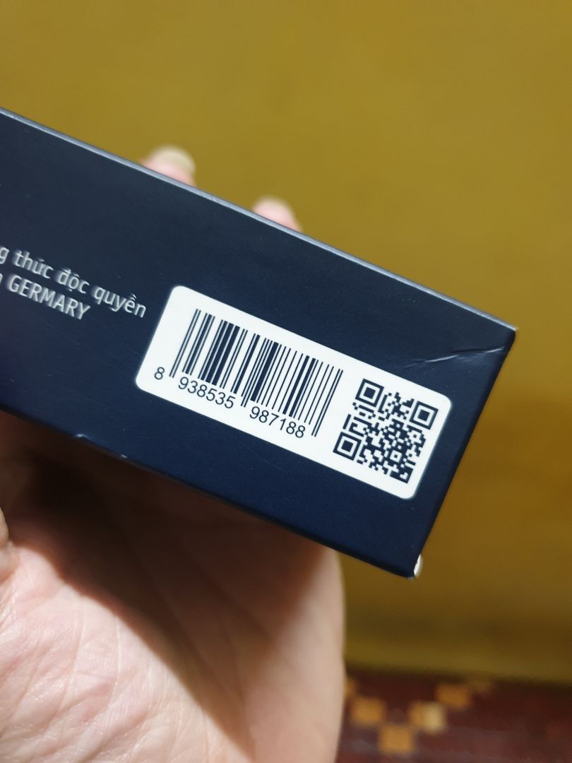 mình dùng nhiều loại kể cả những loại bán ở nhà thuốc mà vẫn ngứa. dùng tới e này rất biết ơn. mùi thơm, sạch mát da đầu. đắt nhưng đáng đồng tiền.