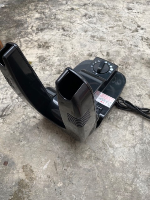 Sản phẩm không giống như trong hình quảng cáo. Chưa biết chất lượng sao nhưng thấy bề ngòi hơi ọp ẹp.