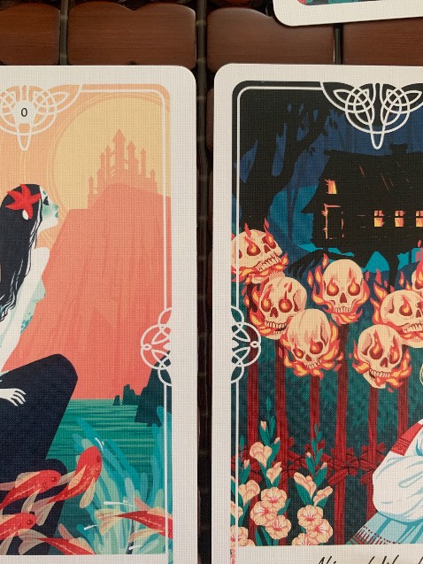 Hộp đẹp giấy đẹp nhưng cái quan trọng nhất là hình thì in tấm nào khung cũng lệch, trái nhỏ phải to, rồi còn lòi ra 1 tấm in sai tỉ lệ nên cái khung bự chảng, mua sưu tầm mà mua về nhìn khó chịu cực kỳ