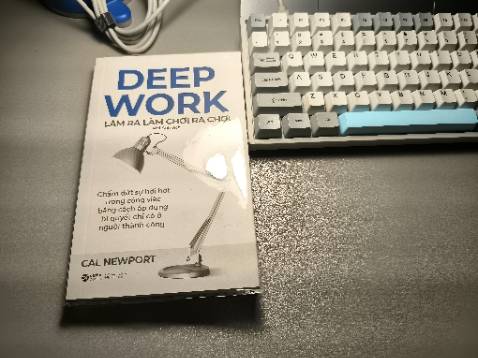 Sách mới mùi giấy thơm, màu giấy tốt cho mắt, sách bọc 1 lớp vỏ bảo vệ bìa rất tốt, phần giao hàng sách không bị dập gãy lưng sách đánh giá vận chuyển tốt. Mua về ngồi đọc 1/3 sách mới nhớ ra đánh giá.hehe