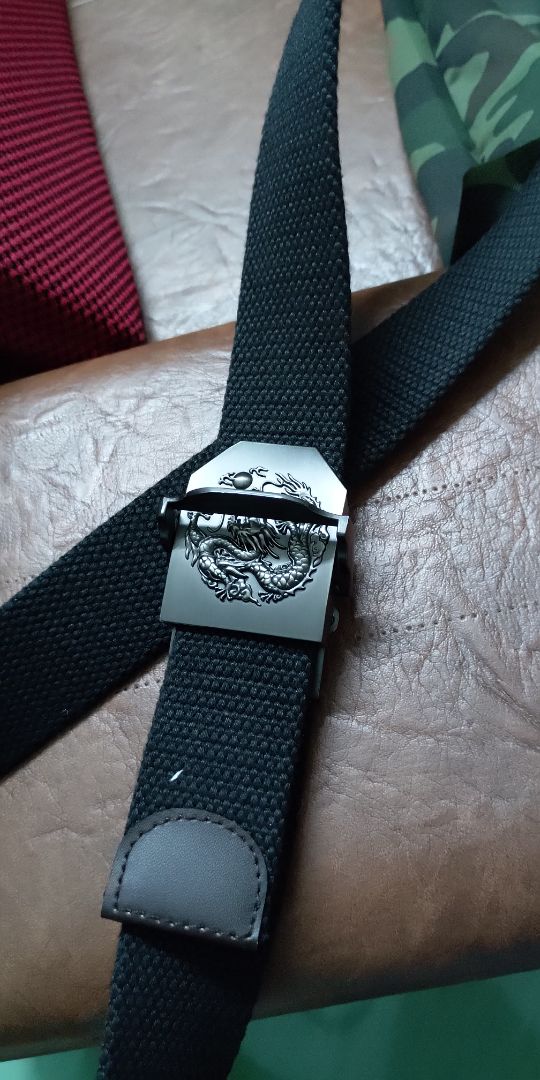 nịt rất đẹp, lạ, dây dày, được bọc đầu bằng da, rất đáng mua...