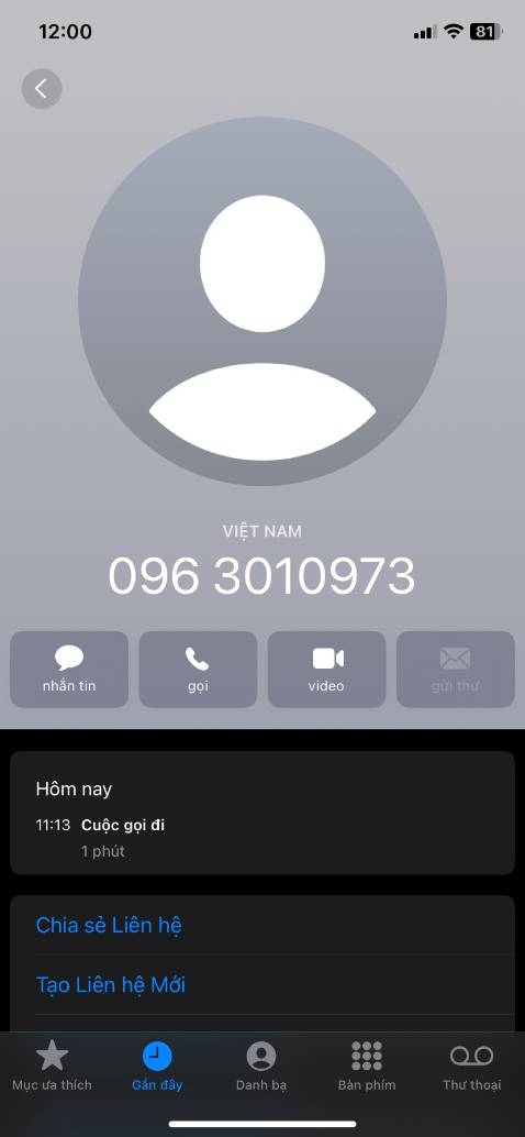 Trước giờ tôi mua hàng tiki thì tôi rất an tâm về nhân sự. Nhưng chỉ vì không ném thùng hàng của vào trong nhà. Mà tôi mất hết toàn bộ hàng. Nếu ai người giao hàng cho tôi thì tôi xin nói luôn. Làm kiểu đó thì biến ngay. Tôi xác nhận rất rõ ràng là cứ ném vào trong nhà đi. Vì nó chỉ là khăn giấy ướt thôi mà. Ném vào tôi chịu mà.