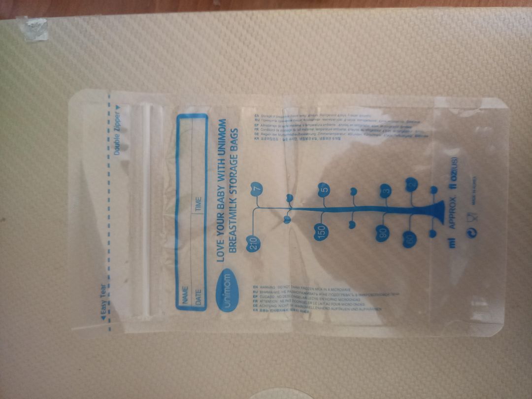 Shop giao nhanh. Đóng gói cẩn thận.
Mới nhận chưa dùng lần nào nhưng khi bóc ra kiểm tra thấy sản phẩm không bị mùi cao su hay bị mùi lạ.
Cảm quan ban đầu khá hài lòng.