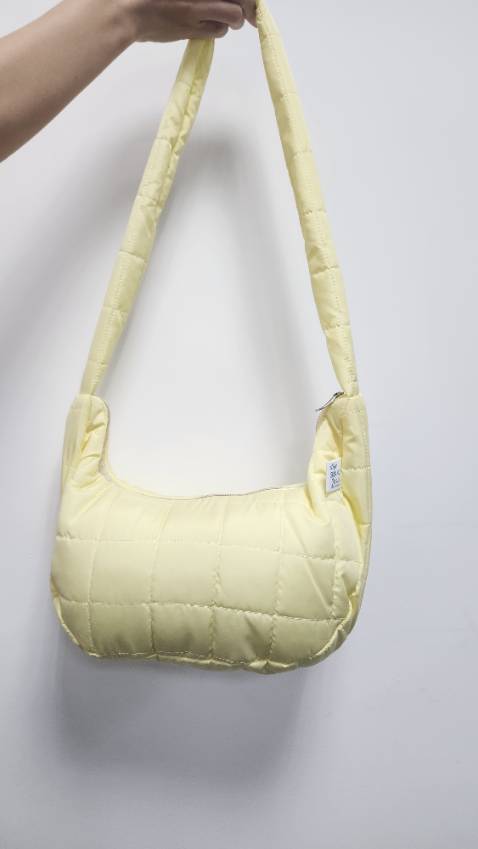 Tặng túi xinh xĩu.  Hè này đi biển mlemmlem