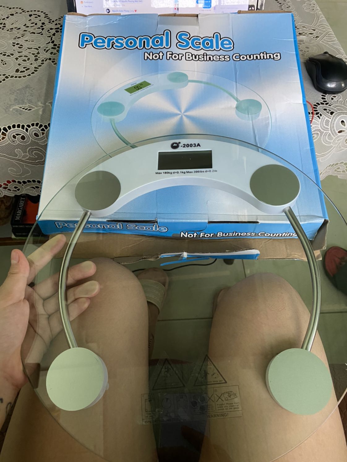 Đặt hàng 1 tuần trước, hôm nay (6/4) giao hàng nhưng không đúng mẫu, lại chỉ là mẫu cân thường không có bluetooth link với app. 
Vui lòng cho tôi đổi hàng.