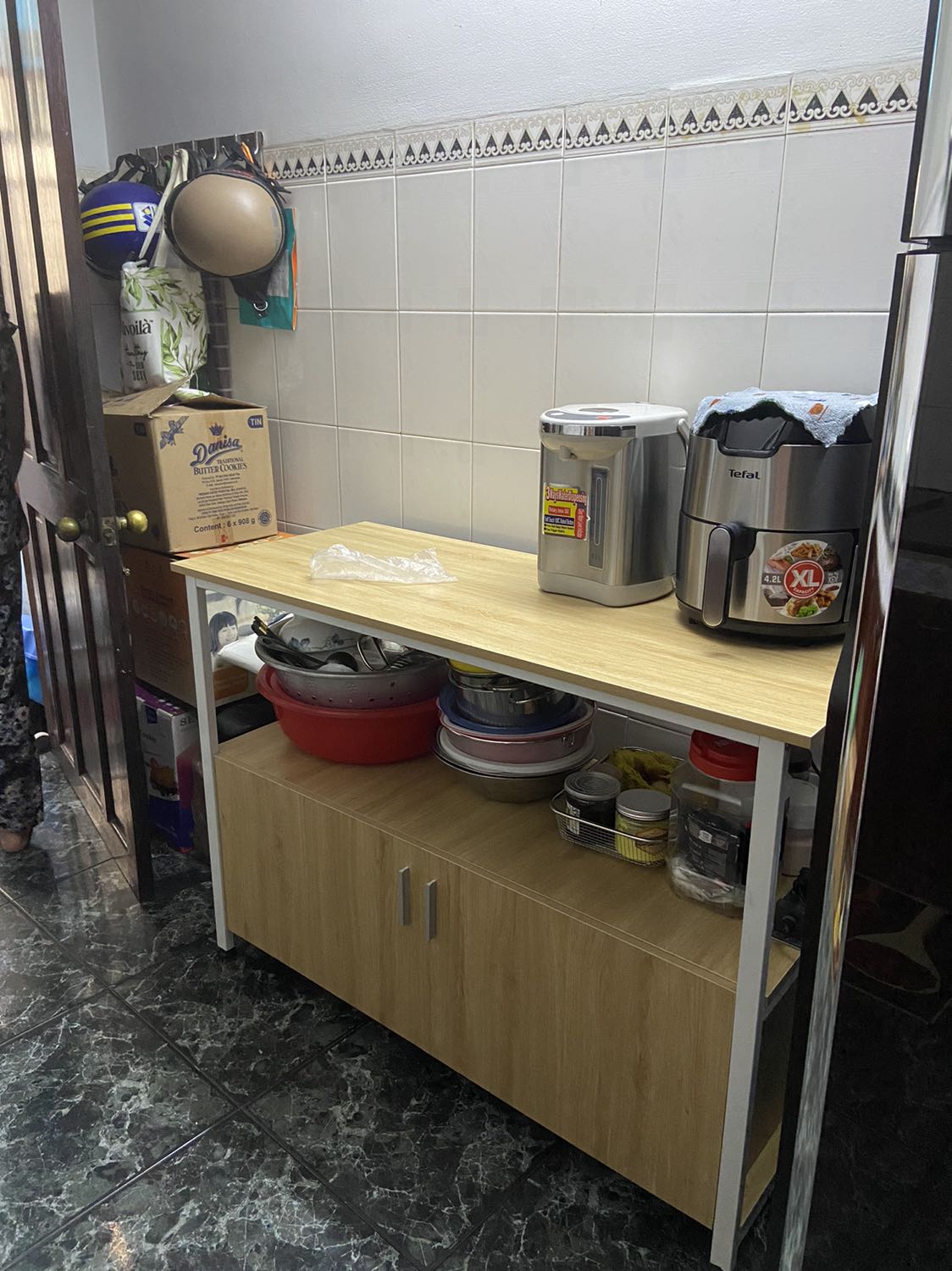 Tủ Chắc chắn và rất đẹp ... hài lòng quá trời 
Màu đẹp . khung sườn chắc chắn ... đáng đồng tiền ..