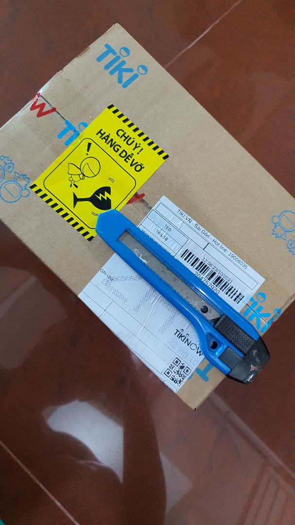 giao nhanh. mẫu mã đẹp. chắc tay. cắm vào nhận ngay. bắt hình tốt. có hỗ trợ đèn cũng là lạ.