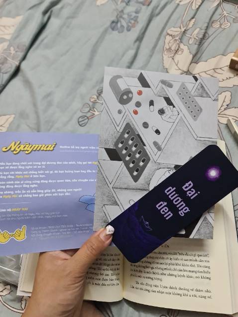 Mua cuốn này cho 2 đứa nhóc đọc và nó khá thú vị