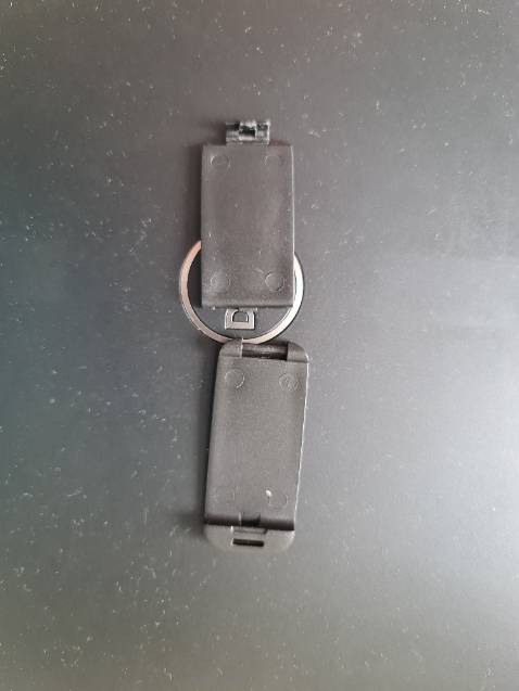 Ốp đẹp và ổn mà đồ tặng kèm dỏm quá. Ốp đẹp và ổn mà đồ tặng kèm dỏm quá.