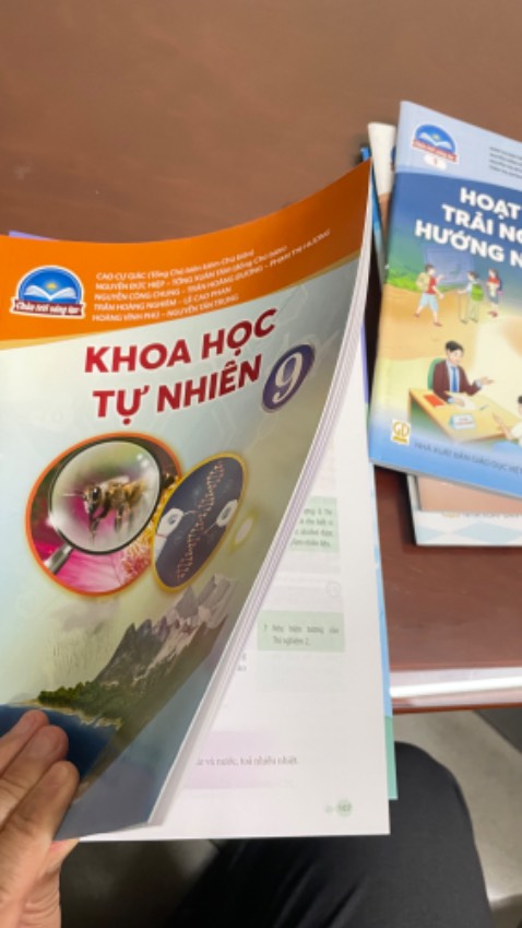 Chất lượng sách tốt. Giao hàng quá chậm, mất 6 ngày, không đúng như cam kết