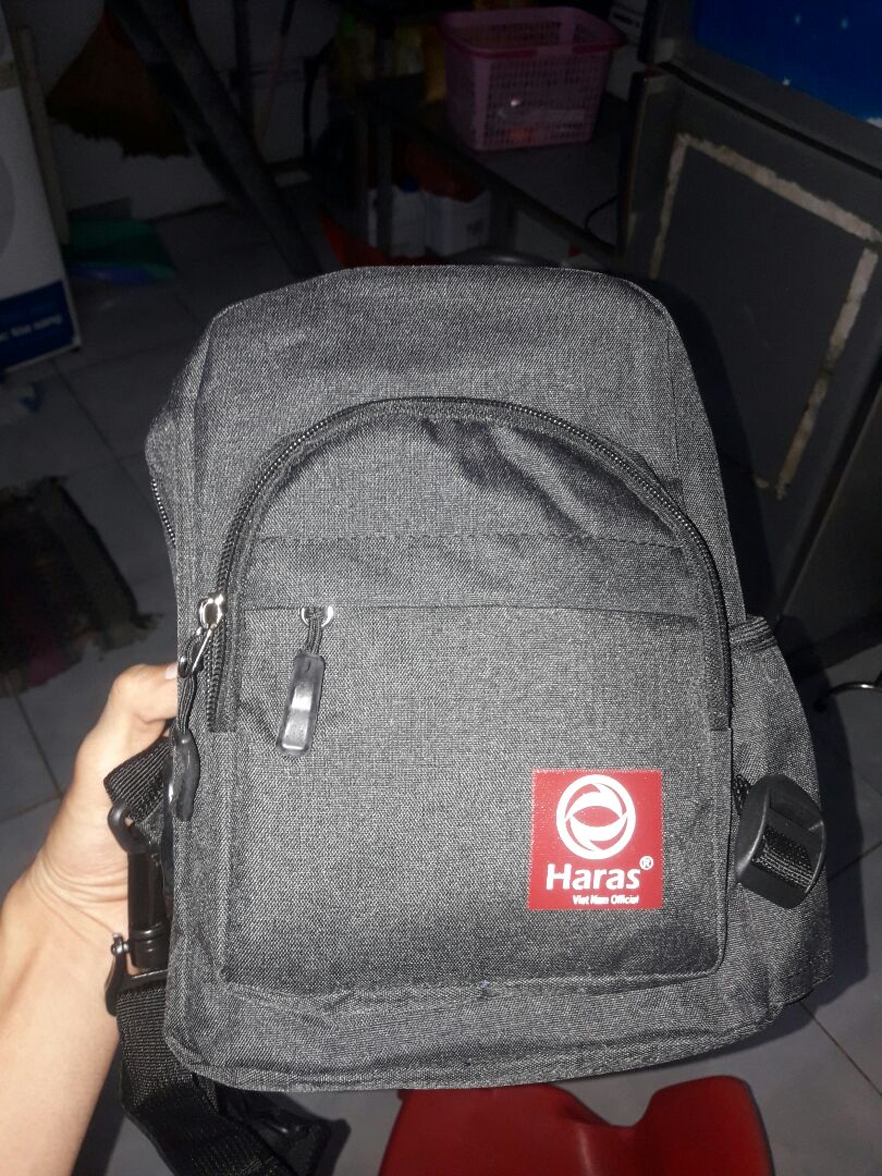 túi bên hơi nhỏ chắc không bỏ chai nữa lít vào... nhưng ok lắm... đặc biệt ship nhanh không tin đc mới có ngày... nhân viên ship niệt tình cảm ơn.