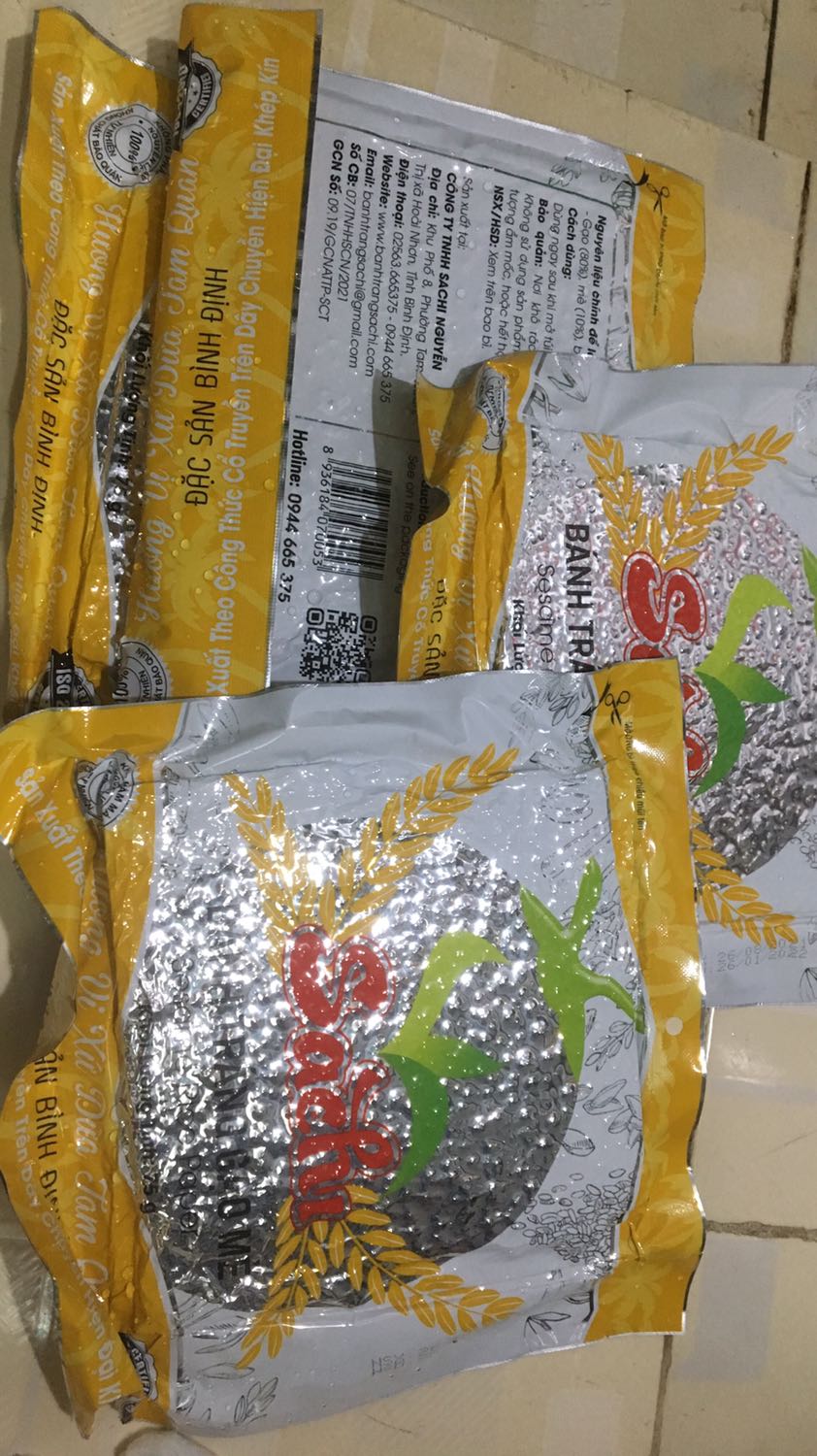 Bánh giống hình đăng. Ngon lắm
Giòn thơm
Béo của mè trắng
Thích lắm luôn. Sáng giờ ăn hết 2 túi rồi á