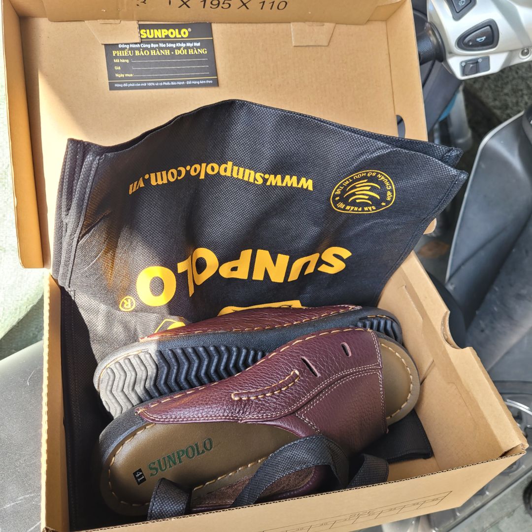 Dép đẹp chắc chắn, bao bì quá cẩn thận, có bảo hành chính hãng và thông tin đơn hàng đầy đủ. Mua hàng trên Tiki thì yên tâm.