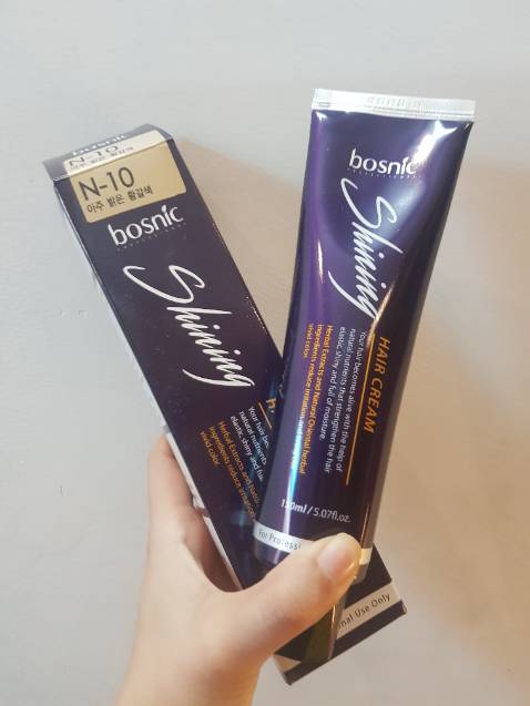 Shop giao hàng siêu nhanh luôn,Combo tự nhuôm có hướng dẫn dễ nhuômk, tóc mình nền đen nên nhuộm lên nâu tone ko quá sáng rất ưng, ko bị rát giống như nhuộm ở ngoài tiệm