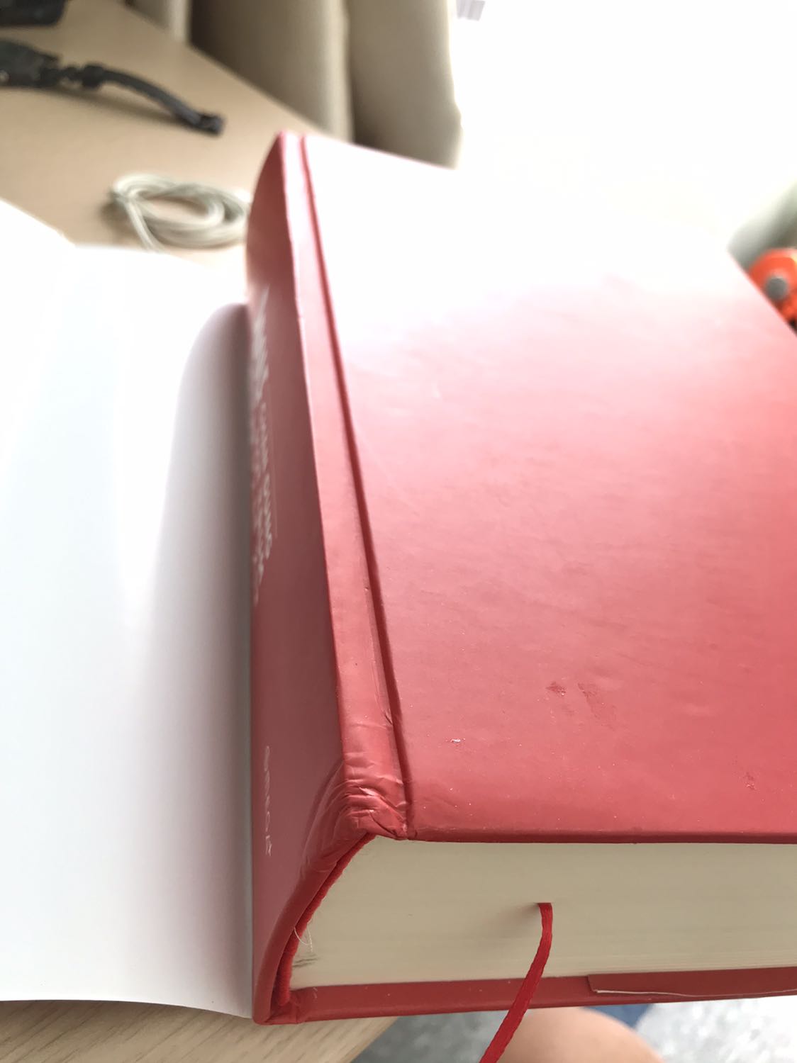 Sách đóng gói móp méo hết sách. Mình mua tiki đóng gói giao hàng sách rất tệ. Hư hết sách. Quá thất vọng.