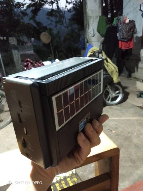 Gói cẩn thận hàng bắt sóng tốt nge nhạc ok . sử dụng ok không biết chất lượng có được lâu không phải có thời gian. Tin tưởng không có sạc năng lượng sao ấy vì không có nhấp nhay