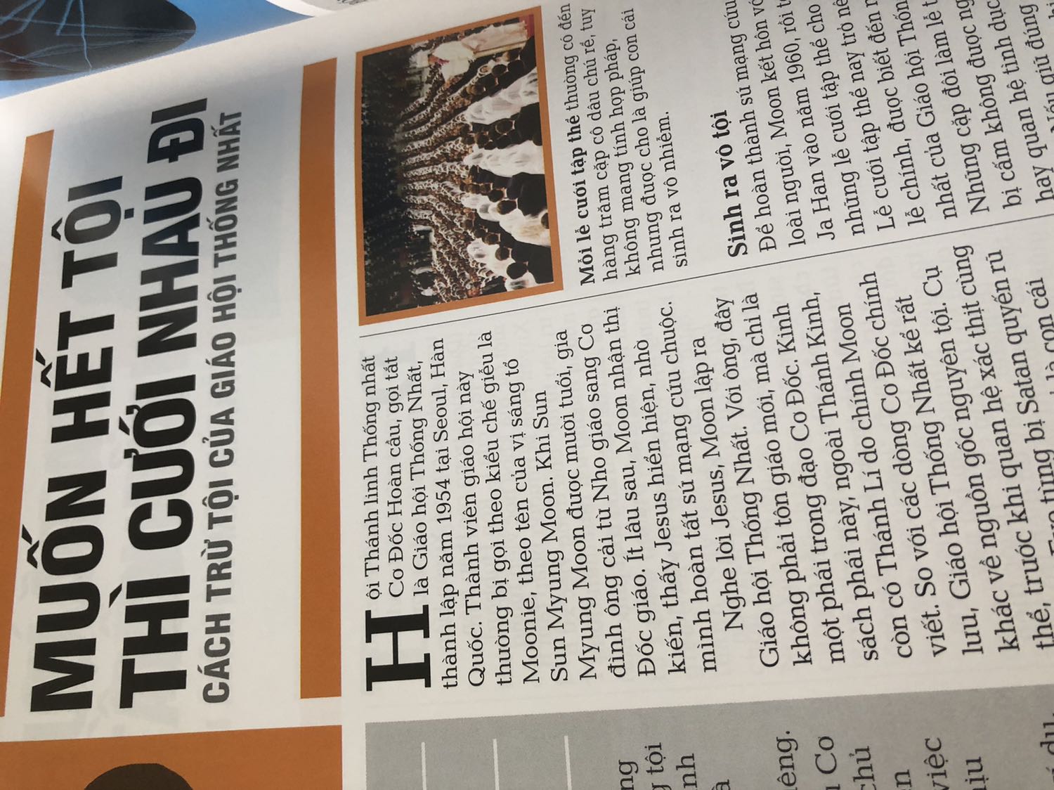 Vị khá ngon, hậu vị hơi mặn, lúc mua có được quà tặng kèm khá ưng ý, giả cả hợp lý, có thể để ăn dần trong 1-2 tuần hoặc ăn cùng nhóm bạn uống trà các thứ đều được. Chấm 8.5/10 về cảm nhận cá nhân. Hàng được đánh dấu dễ vỡ nhưng shipper giao làm sao đó lúc nhận lủng 1 lỗ trên hộp giấy (này k biết bị từ lúc nào nên k đổ lỗi cho ai)