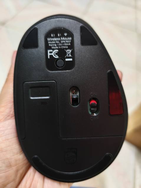 Giao hàng nhanh, hàng như hình. Đẹp, click êm nhạy, lướt mượt mà. Cầm chắc tay kết nối đc 3 thiết bị cùng lúc tiện dụng khi cần thay đổi kết nối với thiết bị khác.