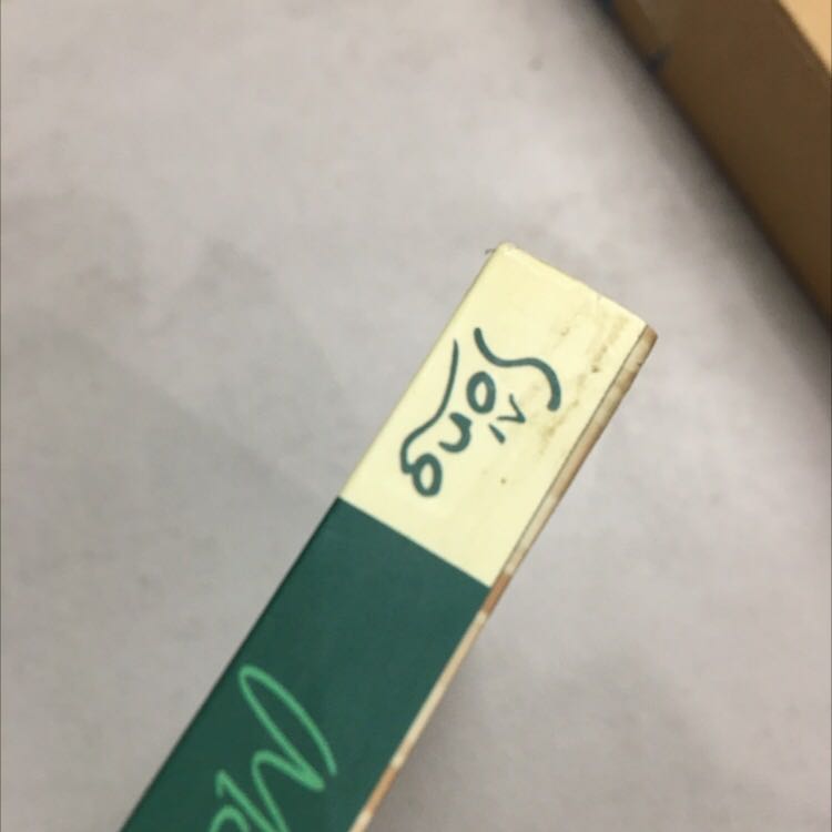 Lần thứ 2 mua sách trên Tiki gặp tình trạng này: sách cũ, bìa xước, bẩn, gãy sống, giấy cắt nham nhở. Quá thất vọng. Cần được đổi lại gấp