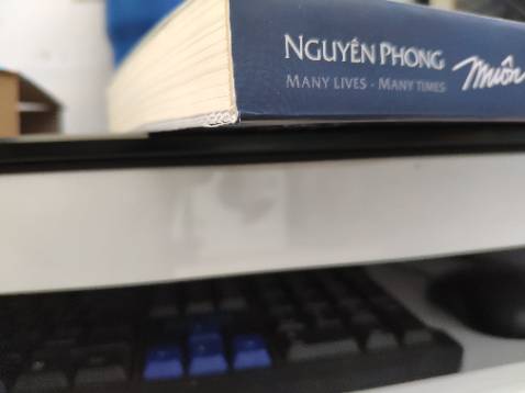 Sản phẩm sách TIKI TRADING giao ko có seal mới, sách bị rách góc, cũ, có dấu hiệu người đọc qua, bên trong ko có bookmark từ nhà sách tặng! Vì sách tặng nên tôi ko chấp nhận, cũng là mua lần đầu tiên và bị mất code khuyến mãi cho khách hàng mới của Zalopay. Đã yêu cầu đổi sách mới, nhưng nhận được hoàn tiền mà ko thông báo tin nhắn hay email  cho khách khi hết hàng. Tôi thất vọng Tiki Trading HCM bán hàng. Ho trợ tốt 10/10.
