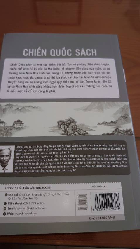 Tuyệt vời hơn thế khi có trong tay một quyển sách của nhà sử học nổi tiếng của Việt nam rất chất lượng và thâm sâu!