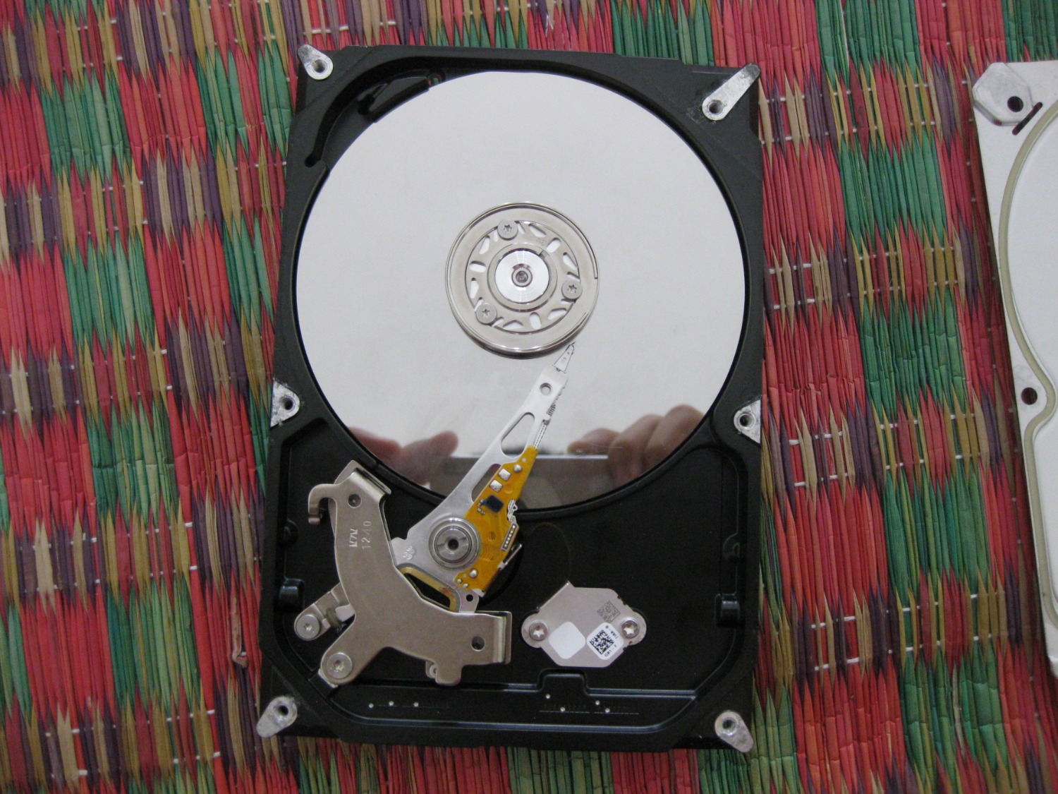 Xiaomi quá ngon và xịn, cầm rất chắc tay trông rất chuyên nghiệp khi vọc ổ cứng cũ của mình, quả là đẳng cấp sang trọng với giá rất rẻ. Nên mua cái bộ vít này khi sửa chữa đồ kỹ thuật nào đó... 5 sao luôn:D
Thanks Tiki nhiều.