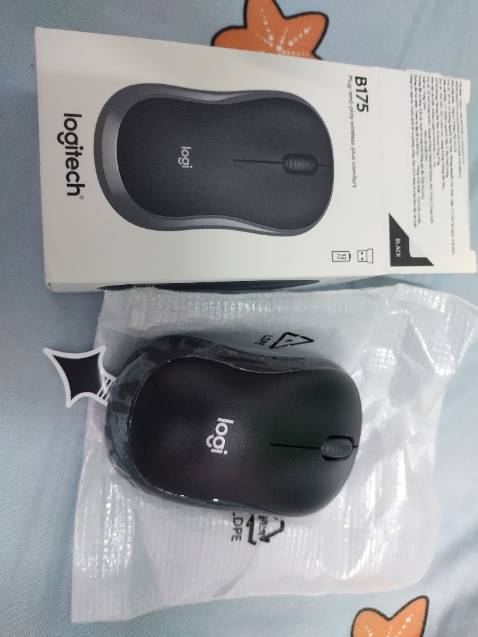 Chuột còn mới nguyên kèm pin, chạy mượt, giao hàng đúng hẹn ok