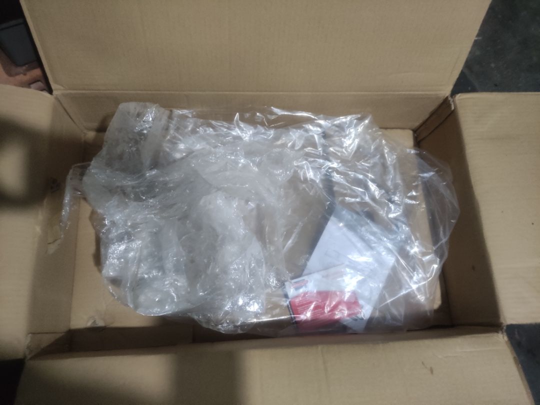 Thiếu van và dây gas như mô tả sản phẩm. Chất lượng bt, núm vặn hơi cứng và cảm giác hơi thô.