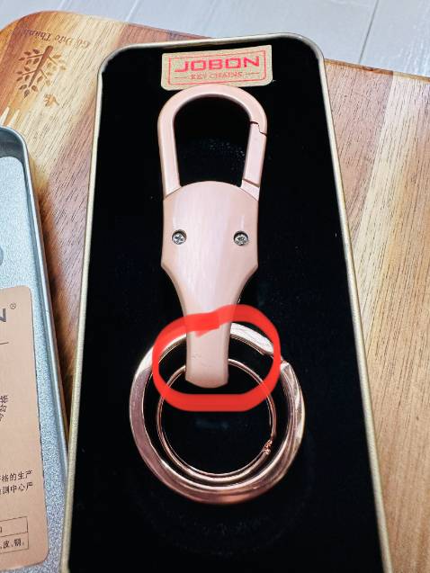 Sp đóng gói kỹ càng sang trọng, có điểm trừ do trầy