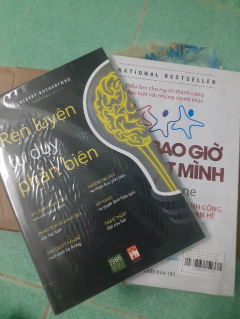 Đặt 1 ngày là giao đến:3 gói hàng ổn, sách được bọc nilong, okla