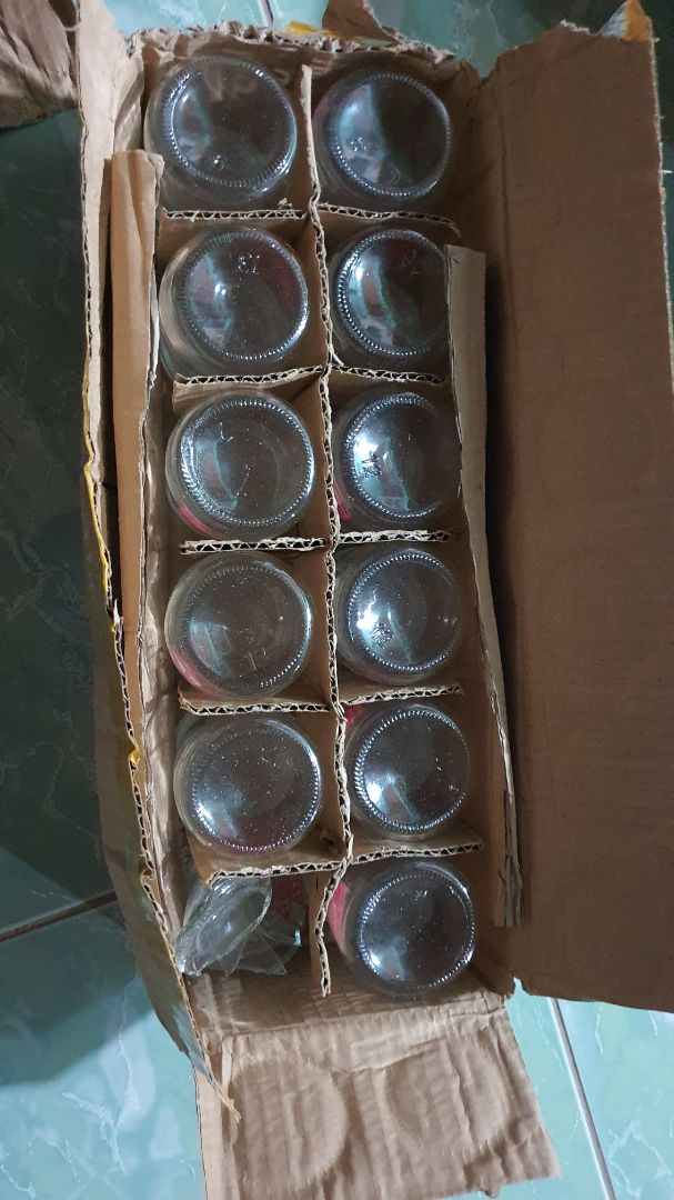 Hủ tương đối tốt trong tầm giá, nắp hộp khá lỏng lẻ, đóng gói nên gia cố thêm nữa thì hay hơn vì vận chuyển khá ẩu, như hình là bị bể 2 hủ