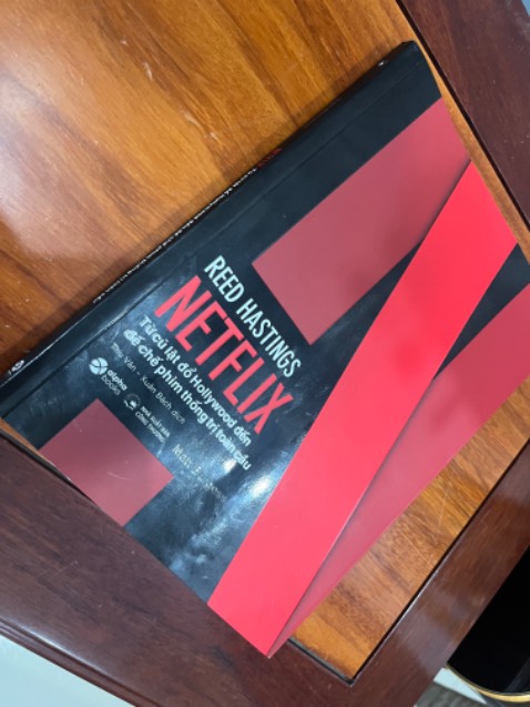 Sách giao nhanh, in sắc sảo. Mới đọc cuốn Reed Hastings câu chuyện truyền cảm hứng từ việc cho thuê DVD thành đế chế phim toàn cầu, giết chết mọi đối thủ cạnh tranh.