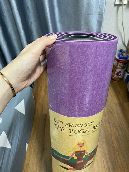 màu tím đẹp quá. thảm dày dặn. bền. chống đc trơn trượt. mềm tập yoga rất là thích. tang shop 5 sao màu tím đẹp quá. thảm dày dặn. bền. chống đc trơn trượt. mềm tập yoga rất là thích. tang shop 5 sao