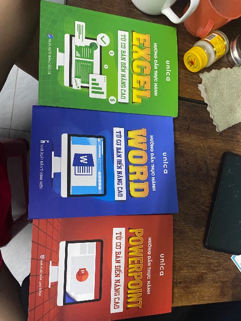 sách có hình minh hoạ dễ coi, có quẹt QR mã khoá học, rất hữu ích