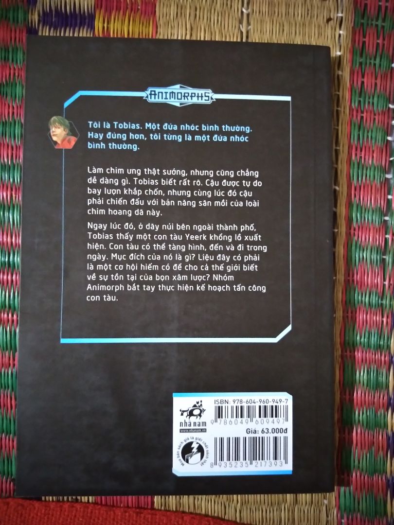 giao hàng nhanh, bìa đẹp, sách tốt, hài lòng  :)