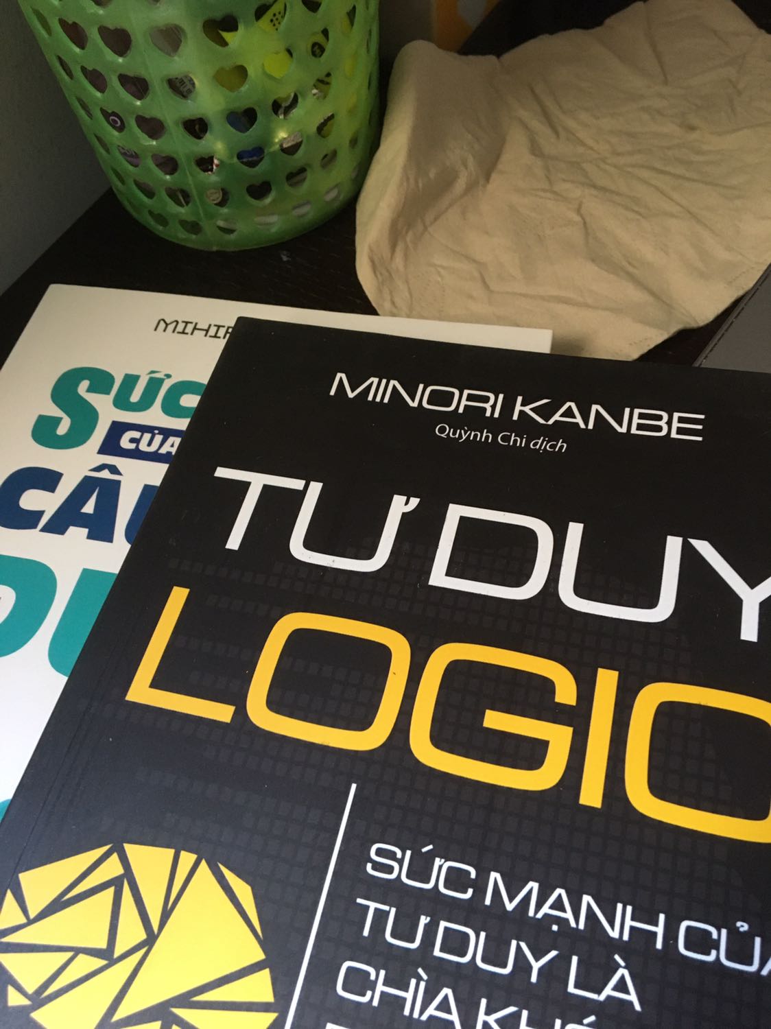 Tốt lắm án, nhưng mà hơi kêu, kiểu nó hơi lỏng ạ