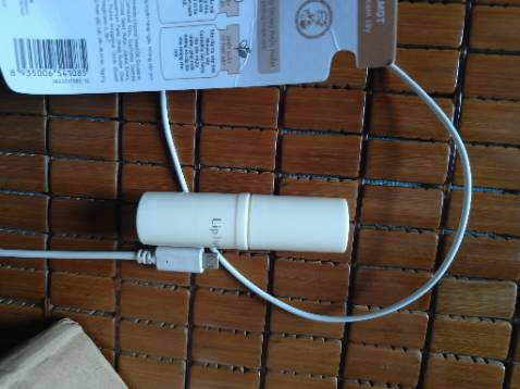 Dưỡng ẩm môi tốt, không bị nặng môi