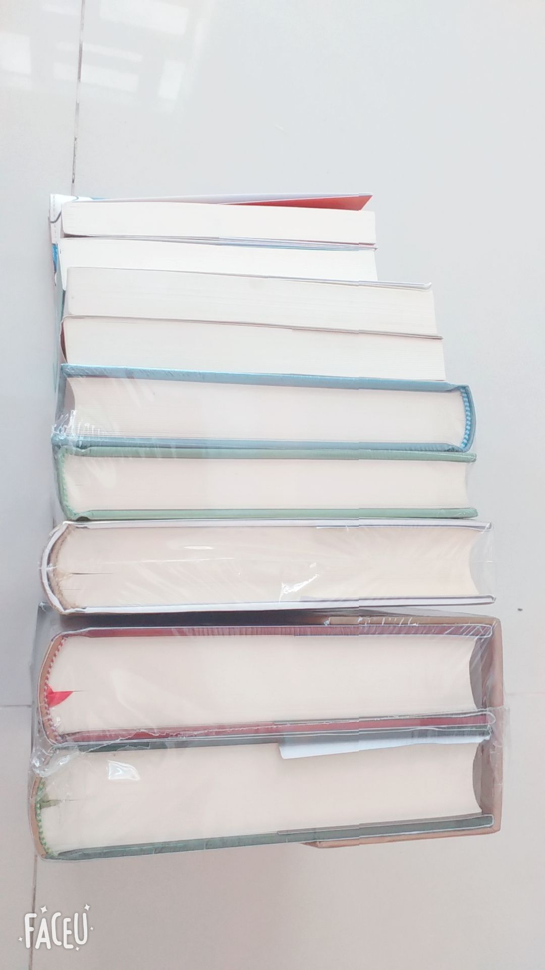 Chưa đọc nên chưa rõ nội dung nhưng sách đẹp lắm u là trời đẹp cực luôn, giấy, bìa.....v....v... không chê vào đâu đc, bao bọc kĩ nên không bị hư hại gì, không mua thì tiếc lắm!!!