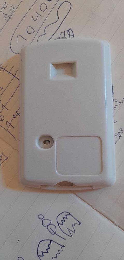 Sản phẩm dễ làm sạch, chắc chắn không lo bị rỉ nước, giao hàng nhanh, giá thành phù hợp, mẫu hoa văn không được đẹp thui còn lại ok