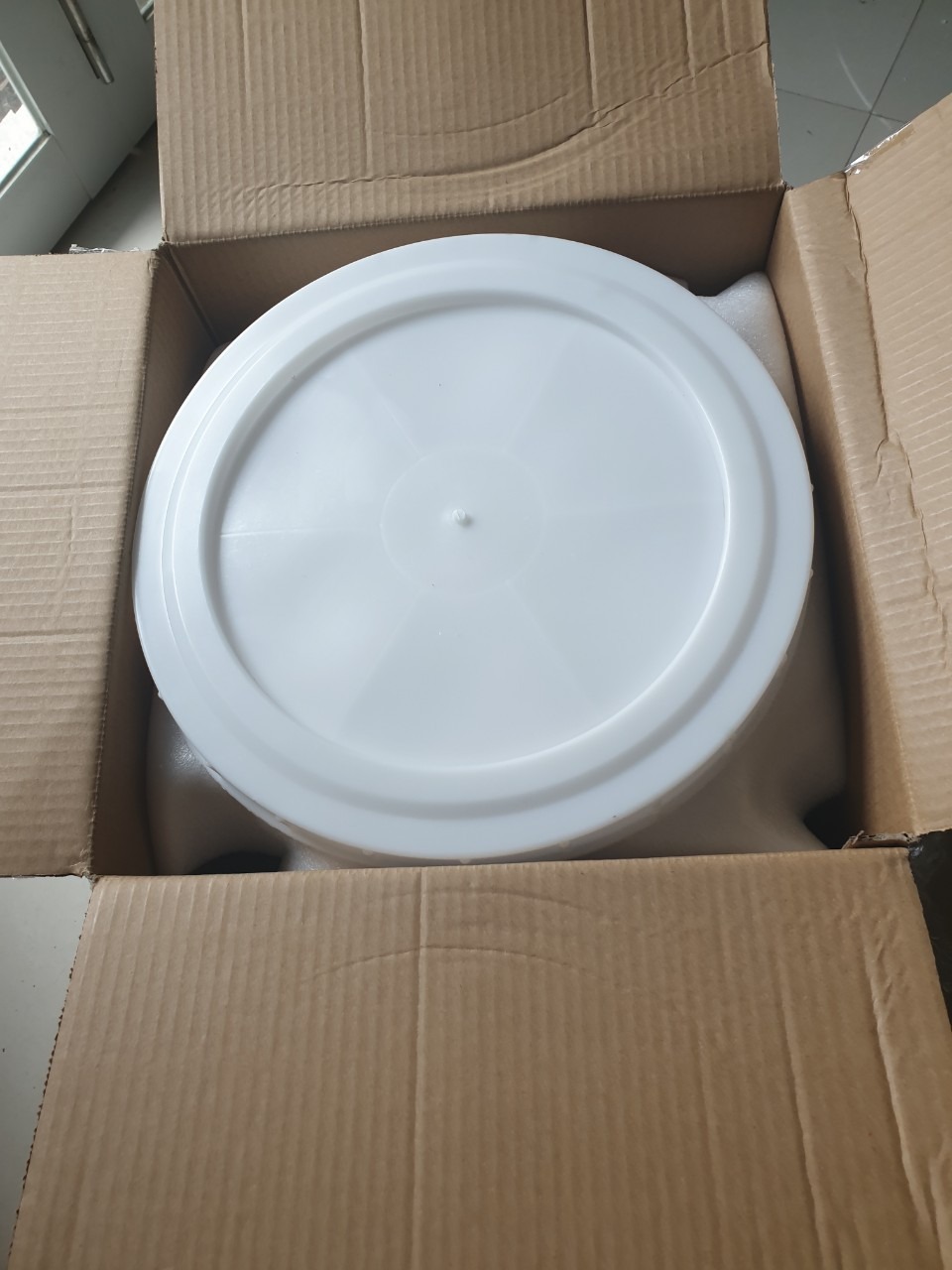 Bình lọc nước nhanh. Tuy nhiên có lẽ vì giá thành nên chất lượng bình nhựa hơi mỏng. Tiki đóng gói rất cẩn thận, giao hàng nhanh.