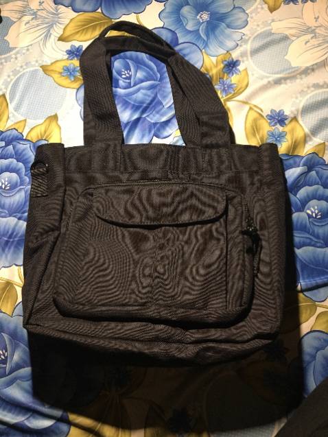 Mình đã nhận hàng và cực kỳ hài lòng. Giao hàng nhanh, túi đẹp và chất lượng, với giá này mình nghĩ mình chỉ đủ tiền mua 4 dây kéo và nút hít của túi nhưng Grepaco đã cho ra 1 sản phẩm rất đáng để mua. Mình sẽ ủng hộ những sản phẩm khác của Grepaco. Cảm ơn Grepaco.