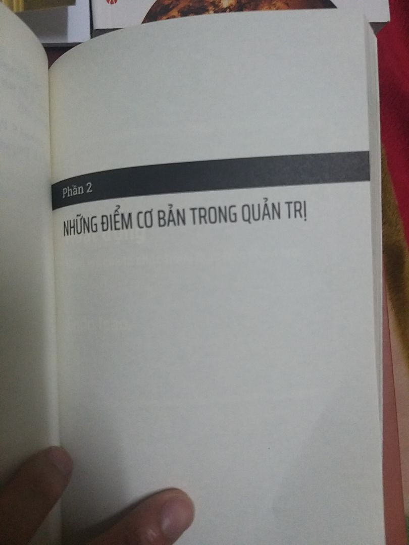 Lại là 1 cuốn sách đáng đọc nhất trong số những cuốn sách kinh doanh.Đến từ ngôi trường kinh doanh nổi tiếng của Nhật.Toàn bộ nội dung cuốn sách thể hiện sự tâm huyết của toàn bộ tác giả là các nhà giáo của trường Waseda.Đầy ắp các vd thực tế từ các doanh nghiệp thành công của Nhật và Tg.Đầy ắp các diễn giải về các kiến thức chuyên môn MBA k fai là ctrinh cử nhân,Vâng đây là MBA trong 1 cuốn sách.