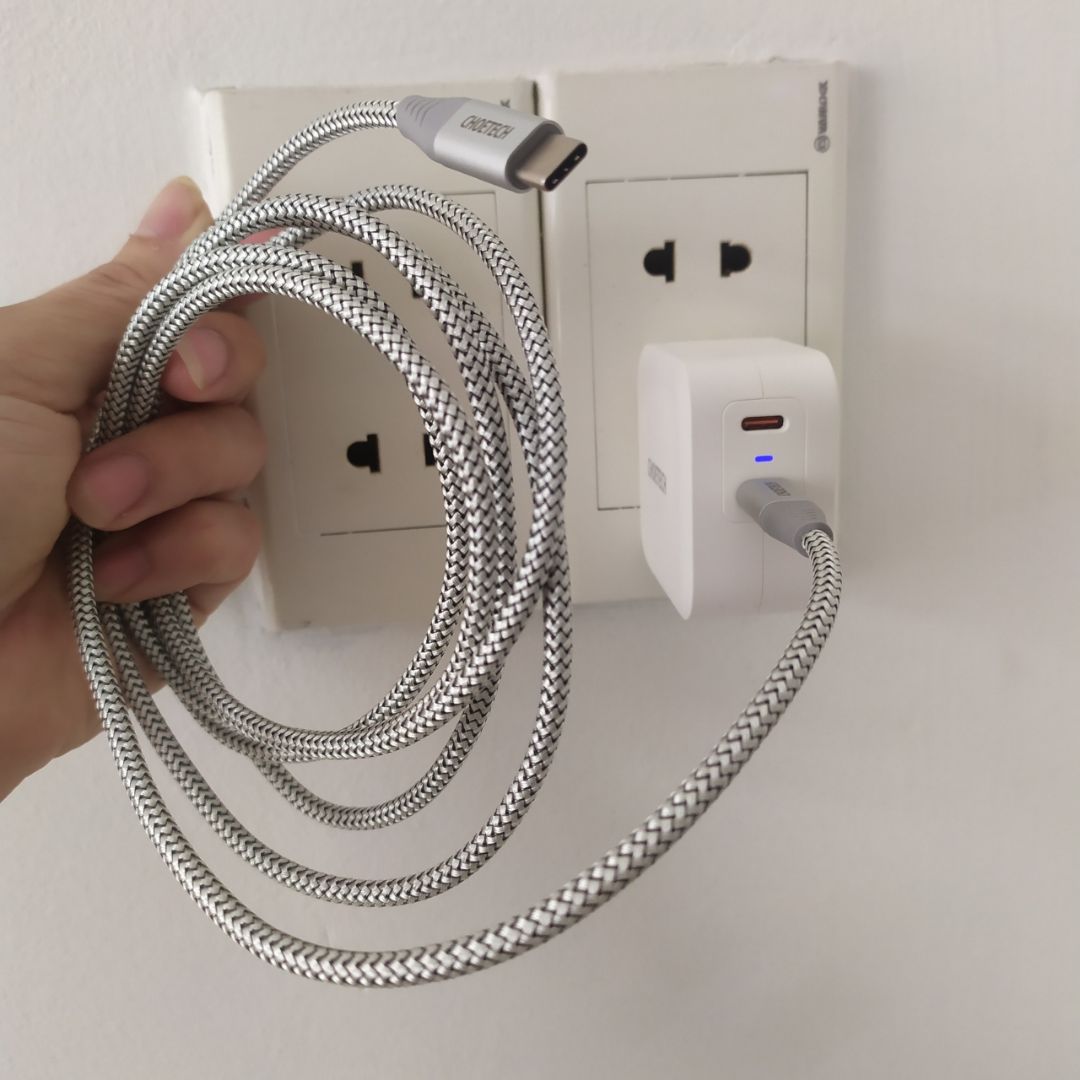 Mua đợt sale nên giá tốt, dây cáp sợi dù nên nhìn chắc chắn, độ bền thì sử dụng một thời gian nữa mới biết nhưng được bảo hành 18 tháng nên cũng yên tâm, sẽ tiếp tục ủng hộ shop