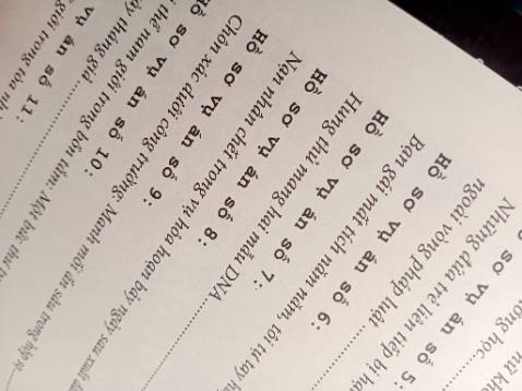 Thấy tik tok pr nhìu vl nên mua đọc thử thì theo cảm nhận của mình thì nội dung hay vì mình thích thể loại pháp y ***=)))) . Shop không bọc chống sốc nên sách bị cong mép nhưng kh ảnh hưởng qua nhìu đến sáchhh. Mình để vài trang sách để các bạn tham khảo trước khi mua nhé !