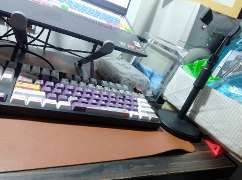 Miếng lót rất tốt, vệ sinh dễ dàng, dùng tốt và bền hơn loại lót cao su. Đặc biệt là không sợ nóng làm chảy nhựa như loại lót cao su. Mình dùng 1 thời gian rồi mà vẫn thấy sạch mới.